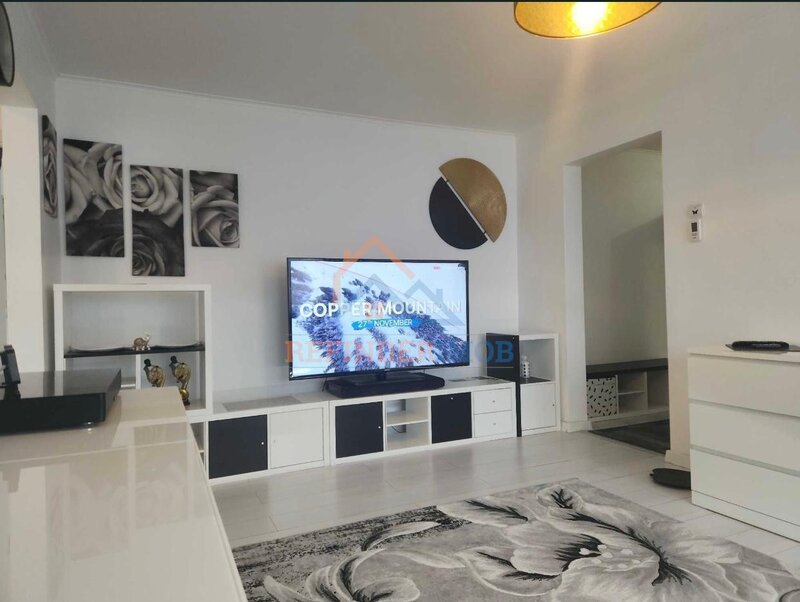 Titan Apartament de vanzare cu 3 camere, Metrou 1 Decembrie 1918