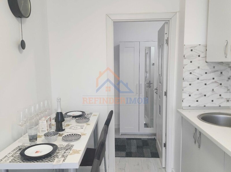 Titan Apartament de vanzare cu 3 camere, Metrou 1 Decembrie 1918