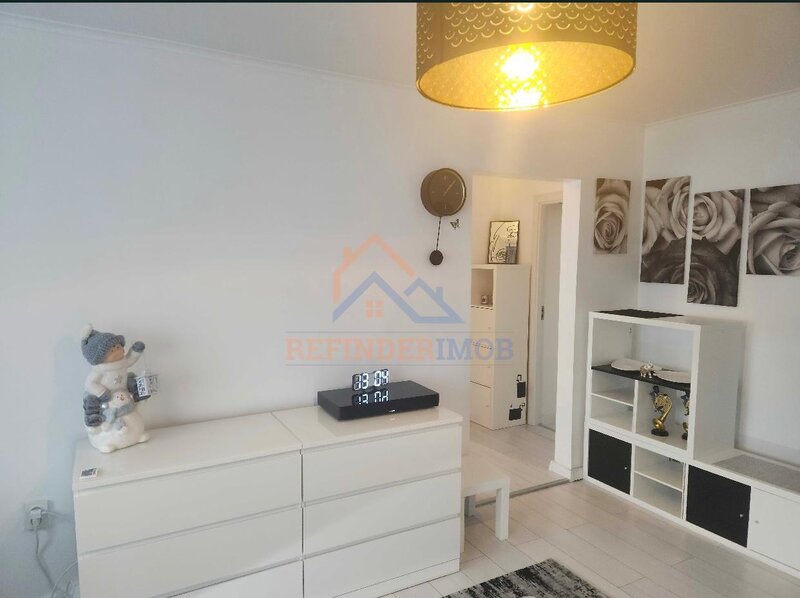 Titan Apartament de vanzare cu 3 camere, Metrou 1 Decembrie 1918